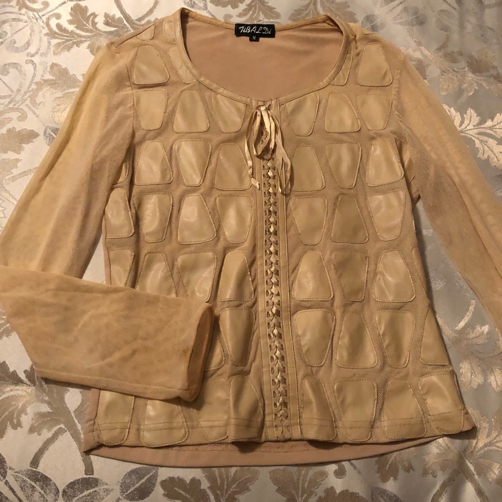 Mesh/leather top